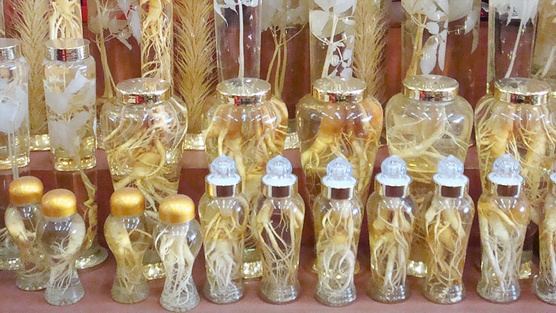 韓国では祝いの席や贈り物としても親しまれてきた高麗人参酒